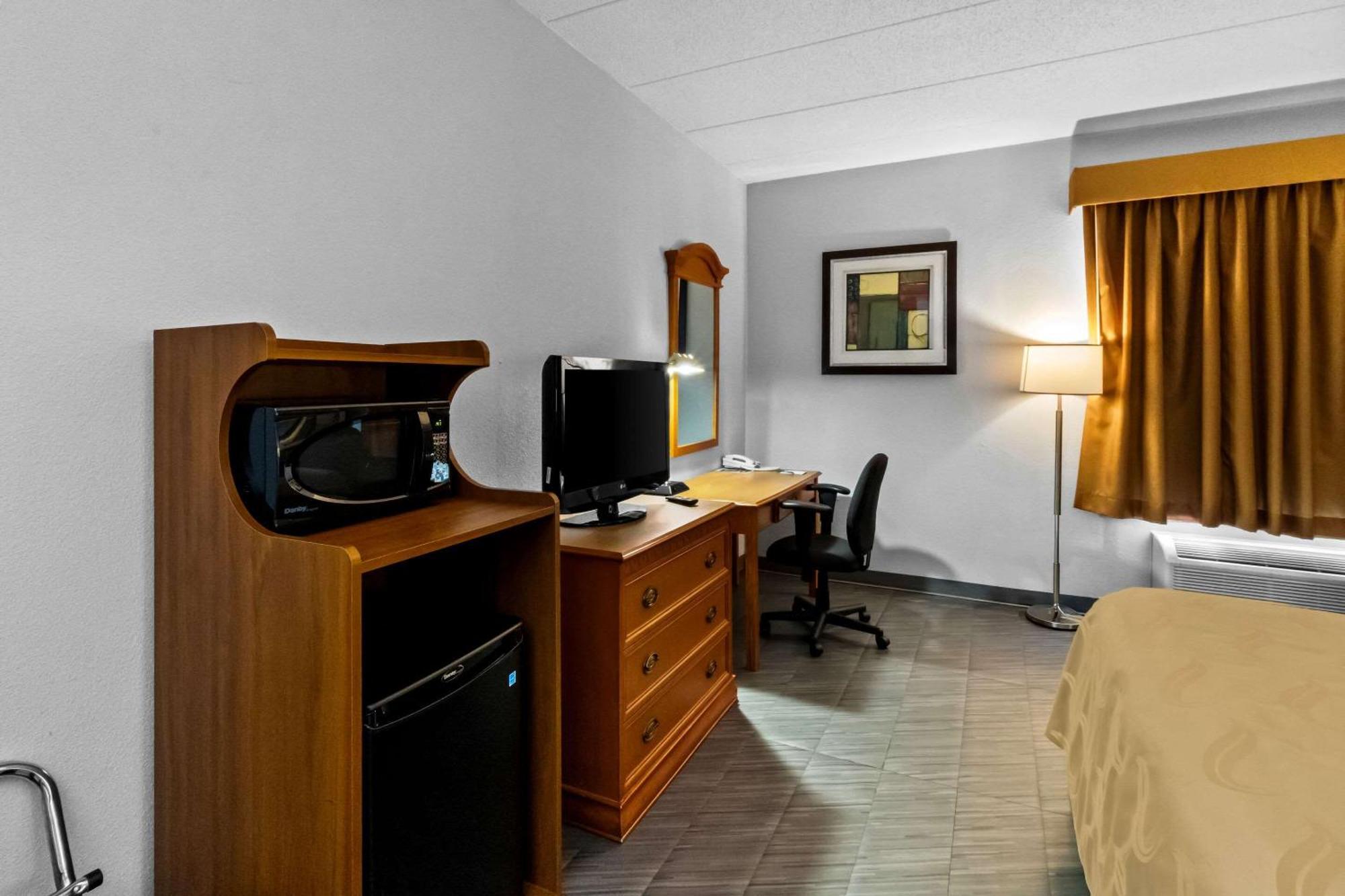 Quality Inn & Suites Cvg Airport Erlanger Exterior photo