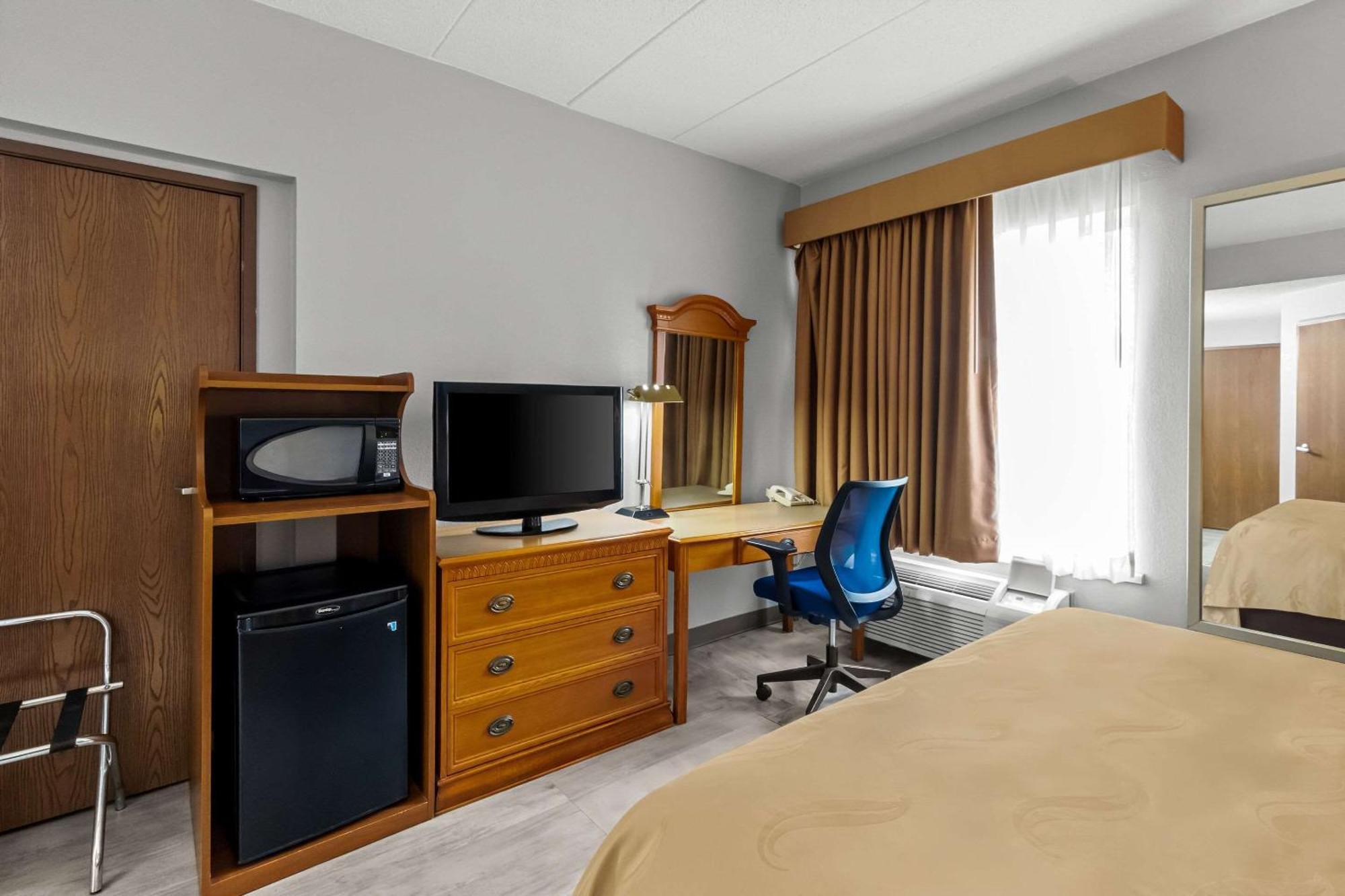 Quality Inn & Suites Cvg Airport Erlanger Exterior photo